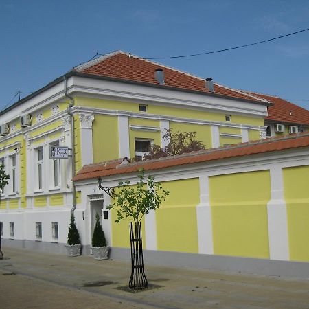 Hôtel Konak à Požarevac Extérieur photo